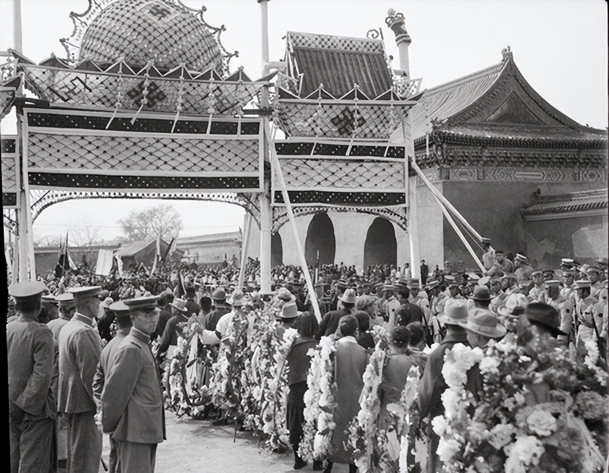 权力与法统——中山先生的“国葬”与“*党**葬”