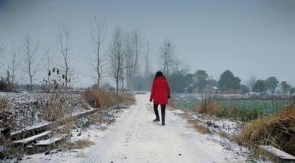 “荡妇”余秀华的风流人生,和她不为人知的反抗之路