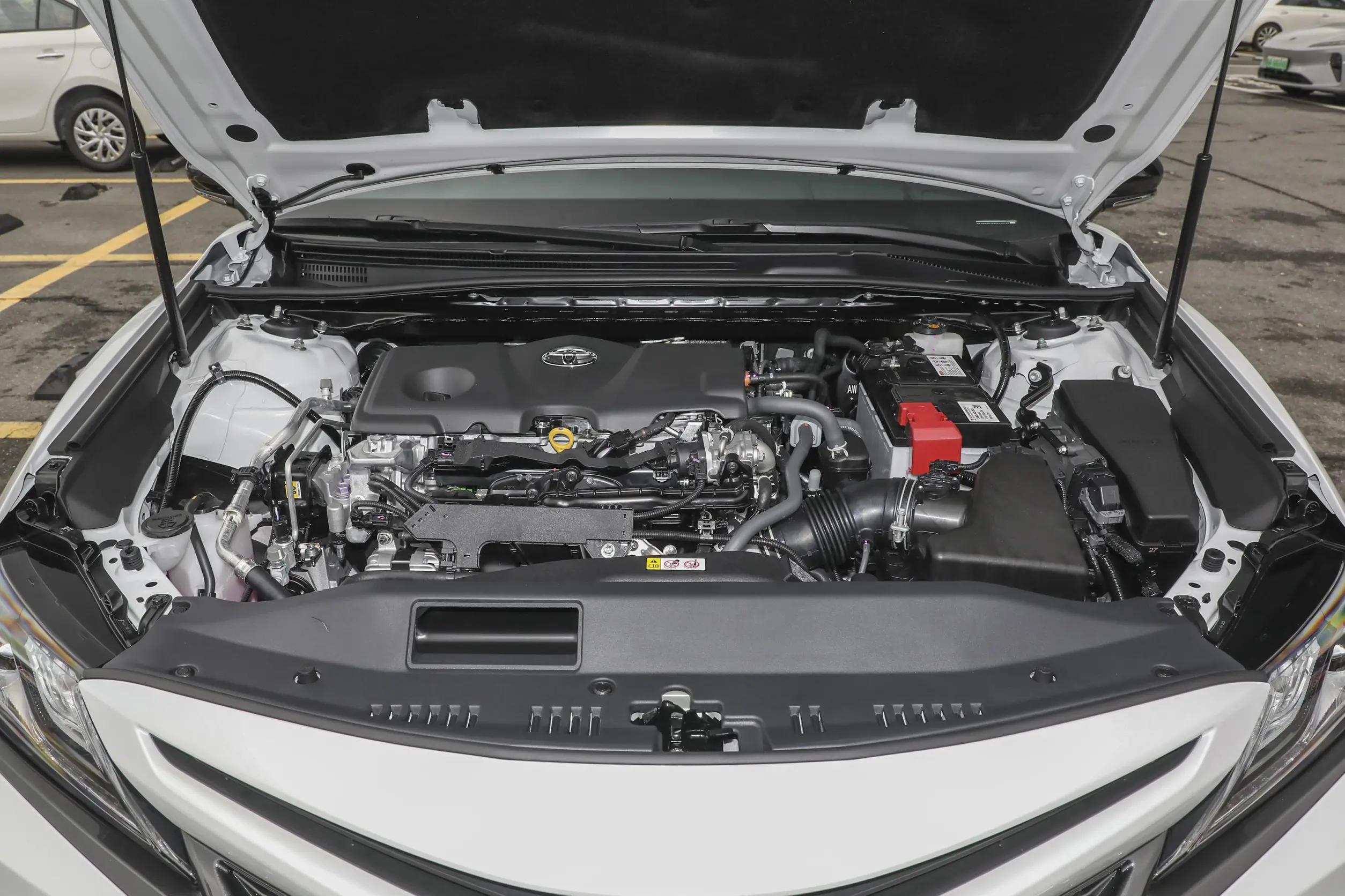 降价最多的b级车凯美瑞,八代凯美瑞2.5豪华燃油版