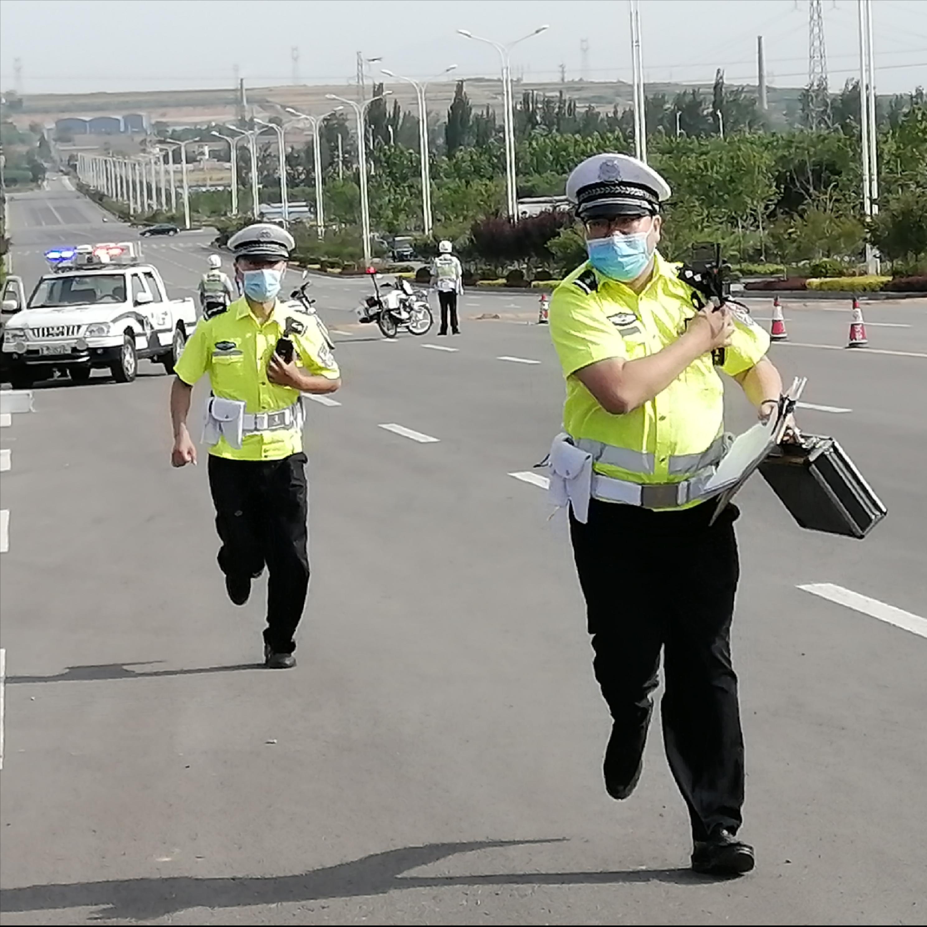 交通事故被人撞伤了怎么处理,交通事故撞伤走保险怎么处理