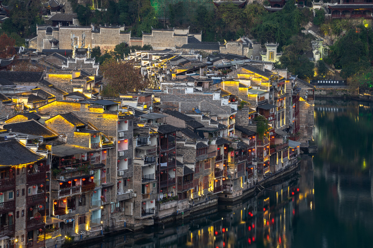 云贵川三地好玩的地方,云贵川附近哪个景点景色最好