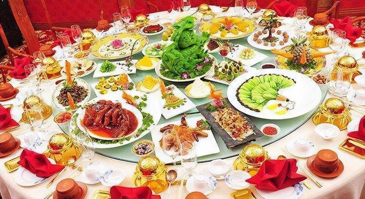 朝鲜国宴什么样？饮用水来自地下180米，有超过30种酱料