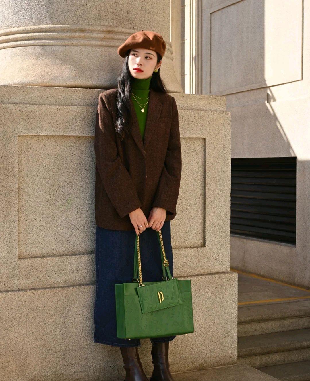 短正式小西装怎么搭配好看,小西装适合搭配什么样的内搭