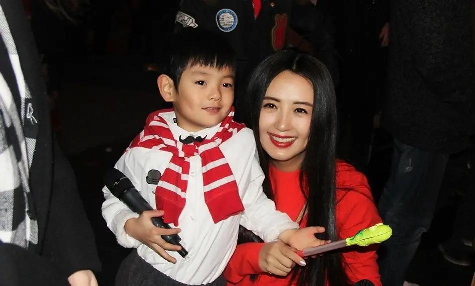 杨童舒和于和伟是二婚吗,杨童舒个人资料和于和伟老婆