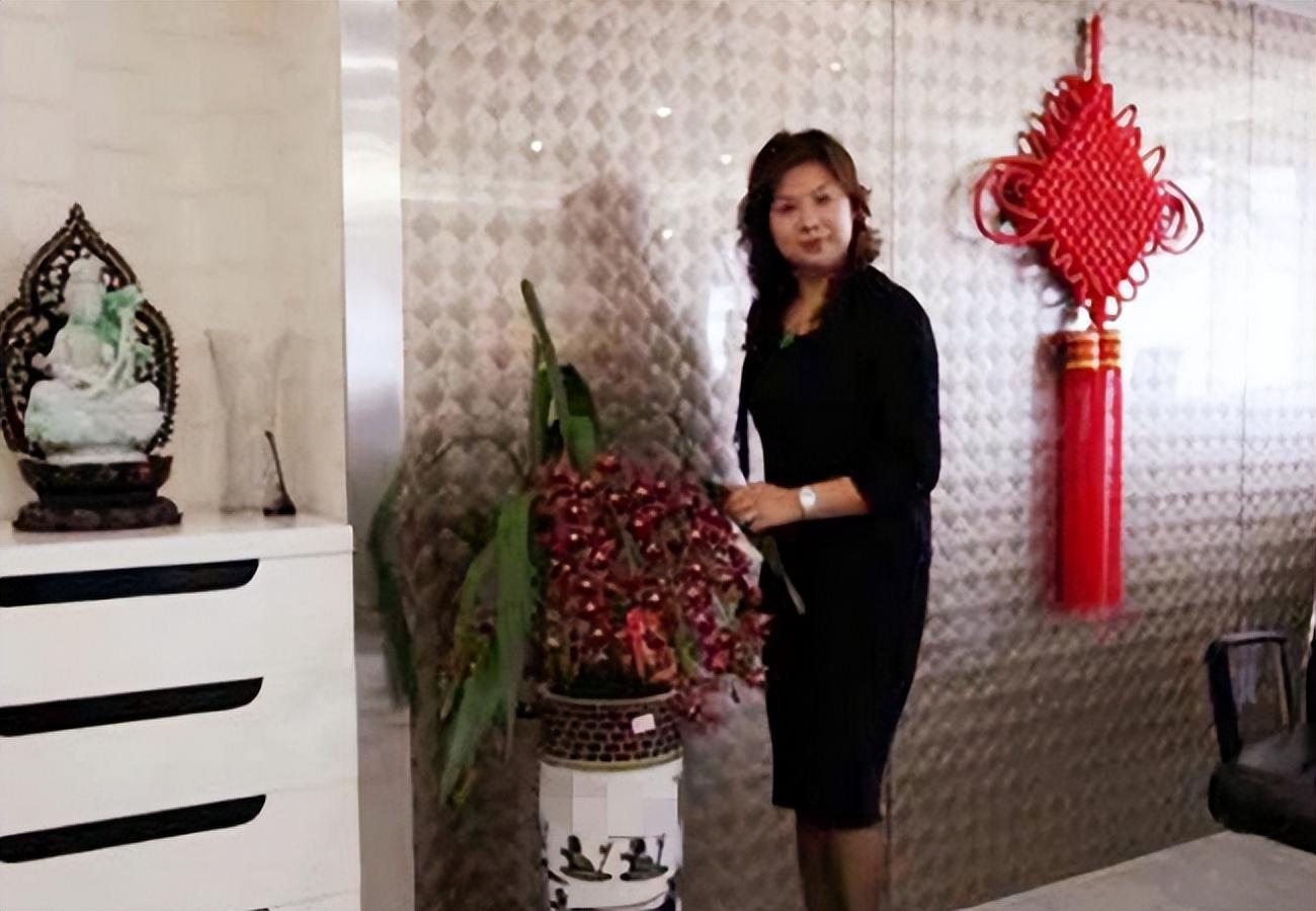 一女子诈骗30万视频,一女子被诈骗1000万