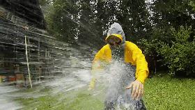 靠“耍大牌”年赚240亿！最嚣张的甲方，为何让耐克阿迪抢着求虐