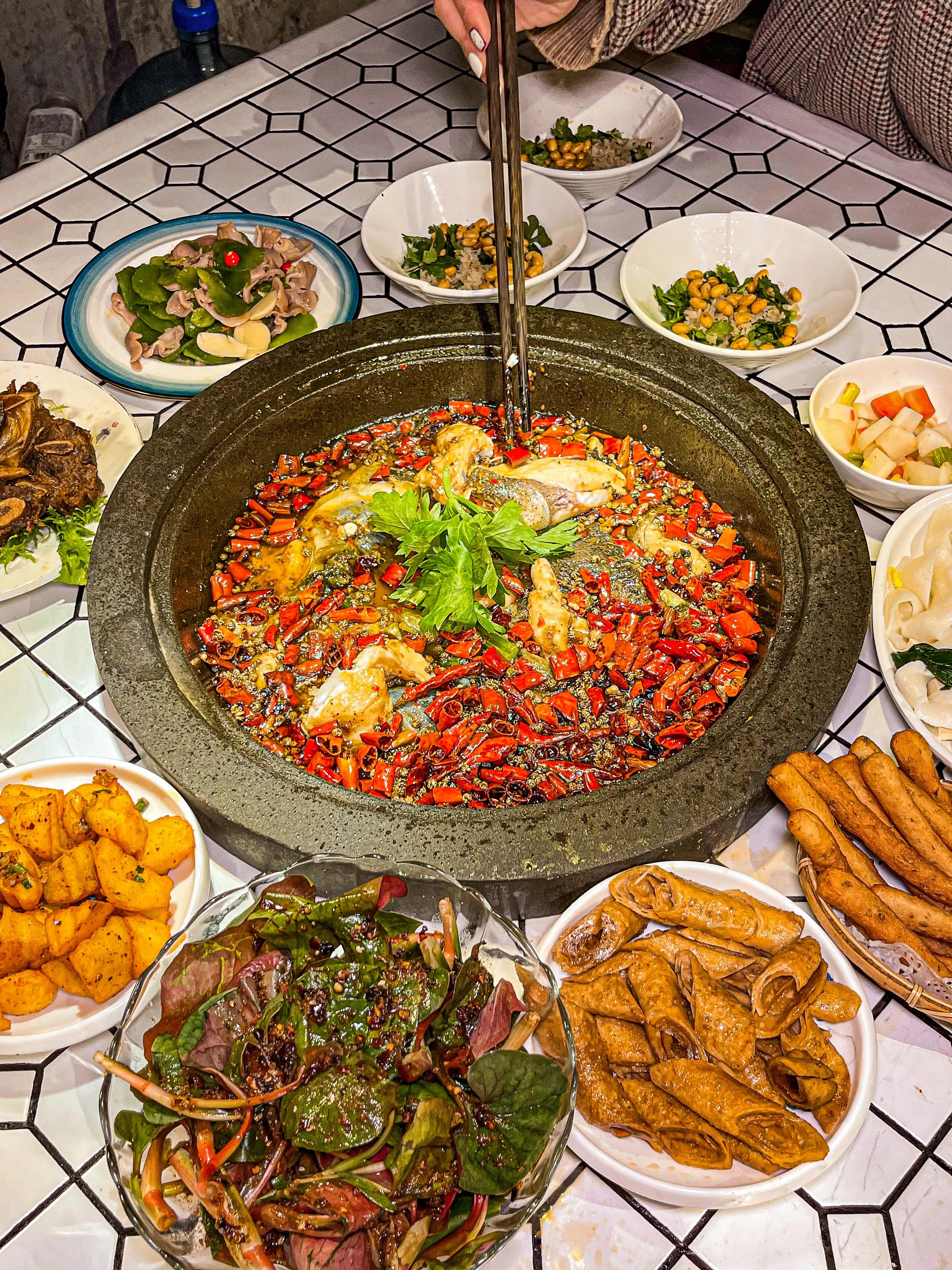 正宗重庆老石锅鱼美蛙鱼推荐,学习正宗重庆蒸汽石锅鱼