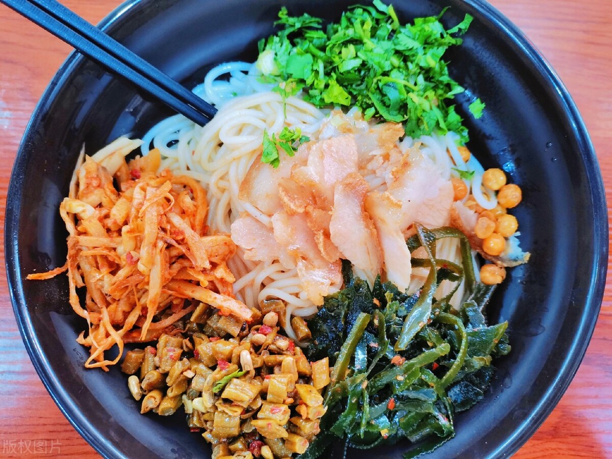 广西特色美食螺蛳粉介绍,广西除了螺蛳粉有什么好吃的特产