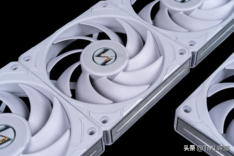 联力新款P28性能风扇,联力v2风扇