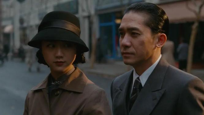 今天才明白《色，戒》最懂成年人的戏，不是在床上