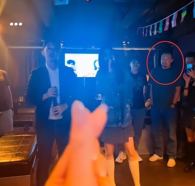 原创富二代陈慧琳:穿短裙高歌满堂喝彩！老公醋意满满！