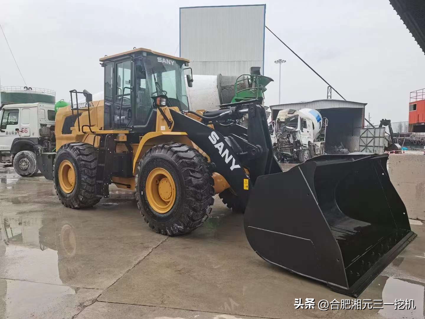 三一装载机sw976价格,三一976k装载机新车交付