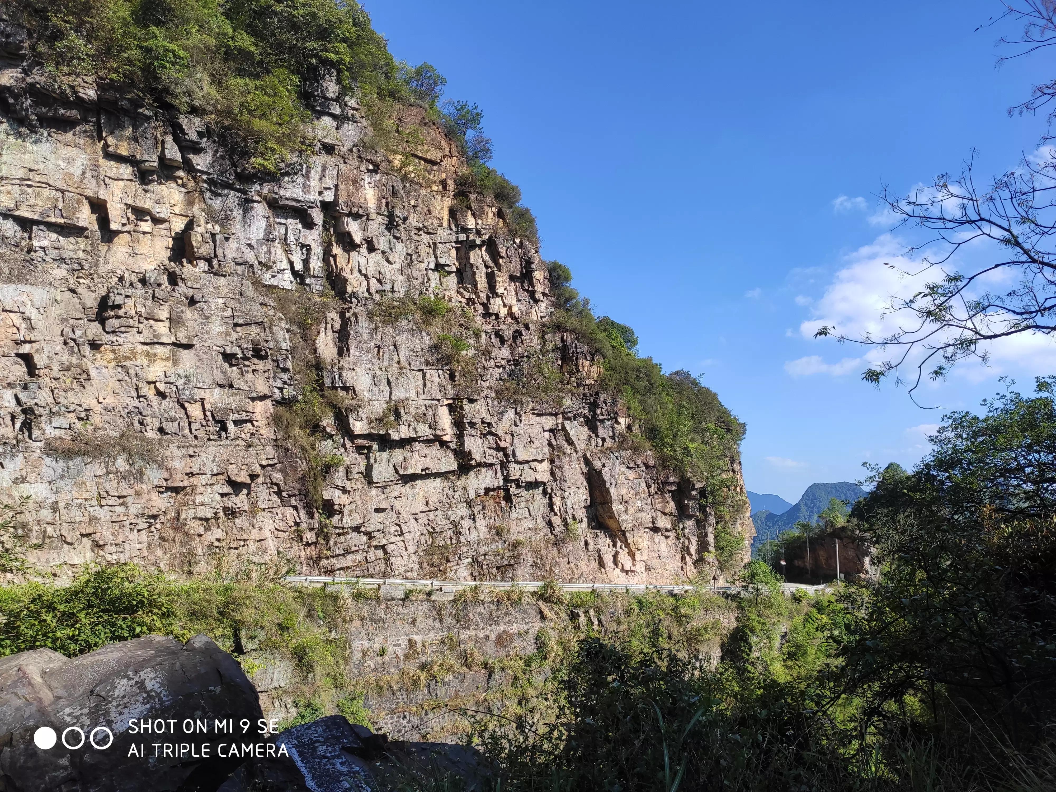 金秀六巷挂壁公路怎么走,航拍金秀六巷乡挂壁公路