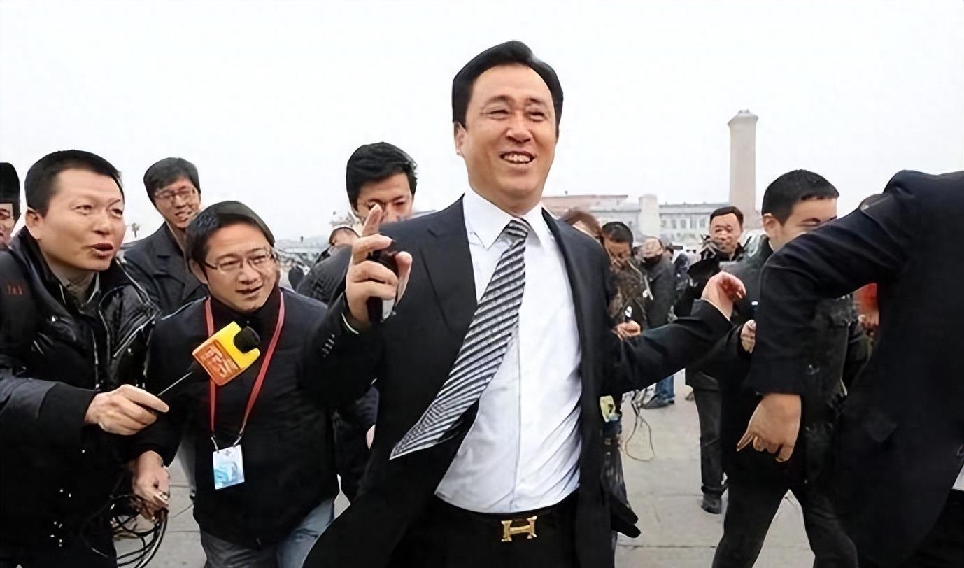 富豪家印养20控梯员年薪30万，你想知道为什么？