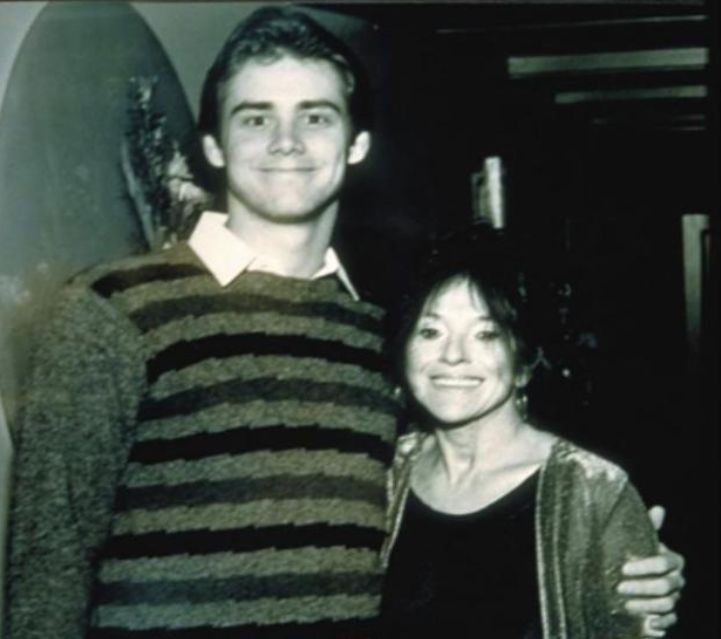 60岁喜剧天王金·凯瑞:2段婚姻失败,因抑郁症息影,躲在家里画画