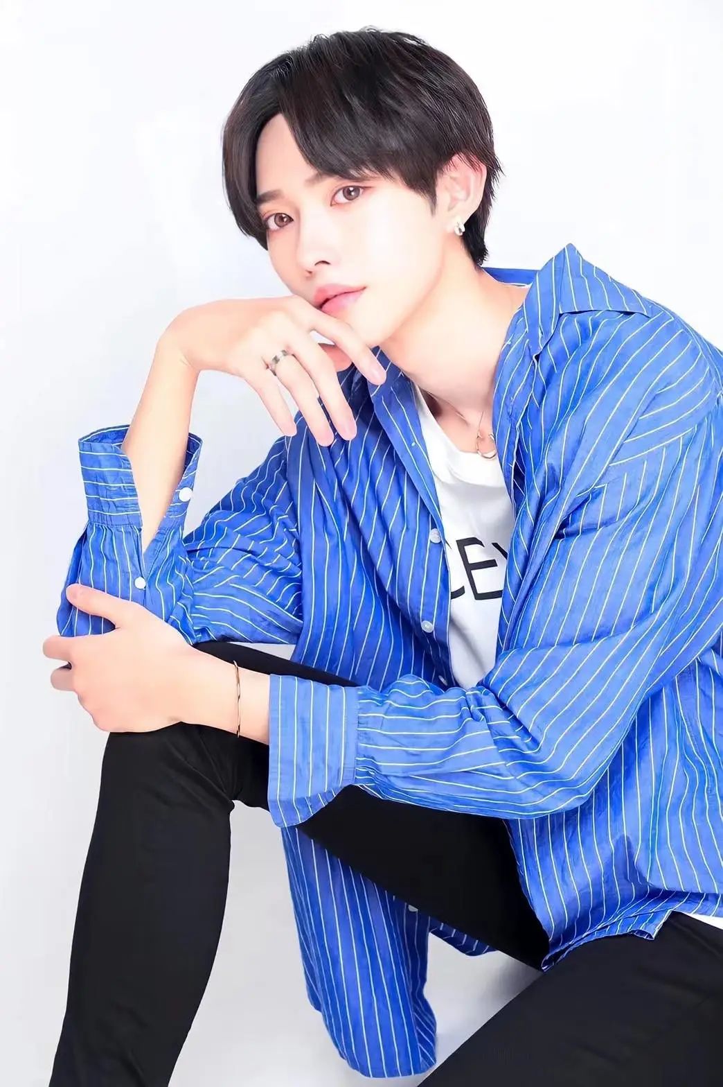 500元租到日本“蔡徐坤”当男友？网友：对不起，倒贴都不要…