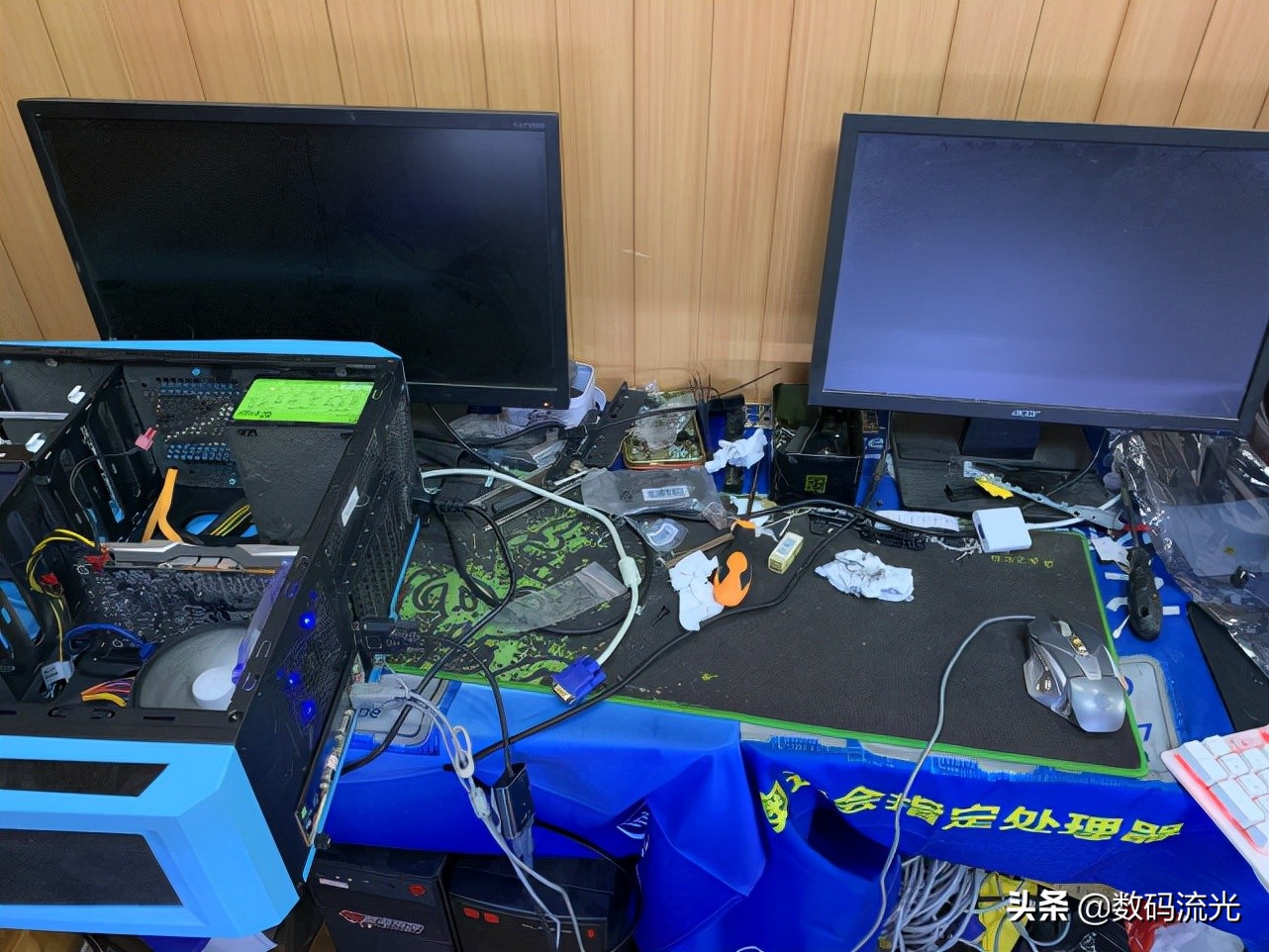 电脑屏幕四边黑显卡坏了,电脑显示黑白是不是显卡坏了