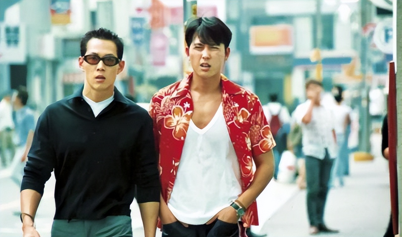 长了一张干净贵气又有书卷气的脸,长得风流倜傥情史干净的男明星