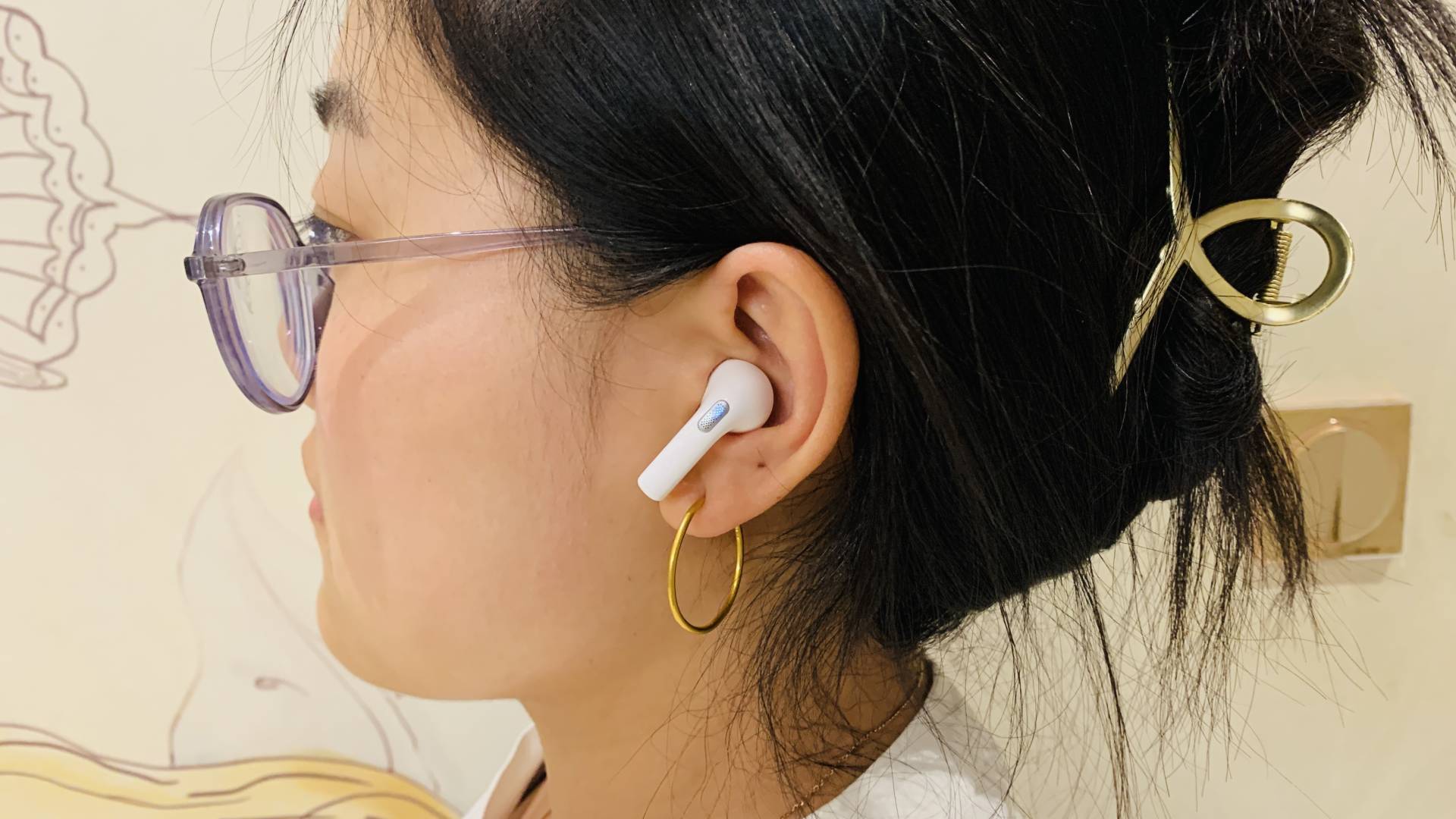 耳蜗戴不进去,耳蜗小戴什么蓝牙耳机才不会掉