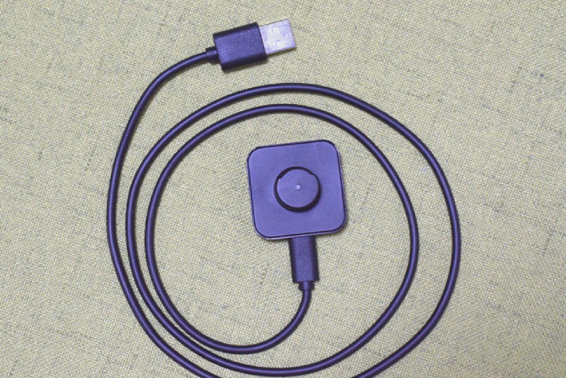 有了QuzzZ智能指环,送老婆礼物多了一份贴心选择