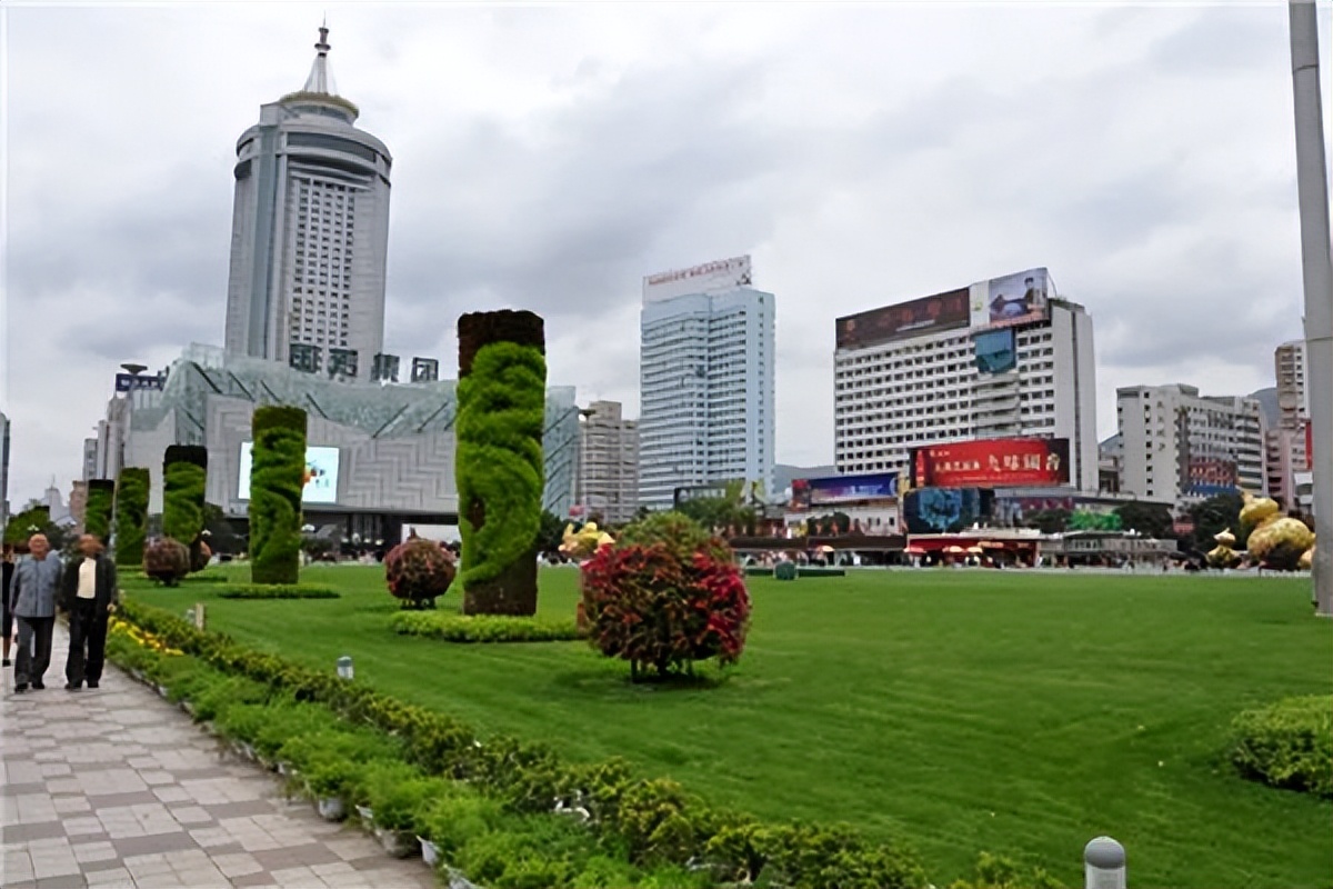 兰州东方红广场最新状况,兰州东方红广场改建前的照片