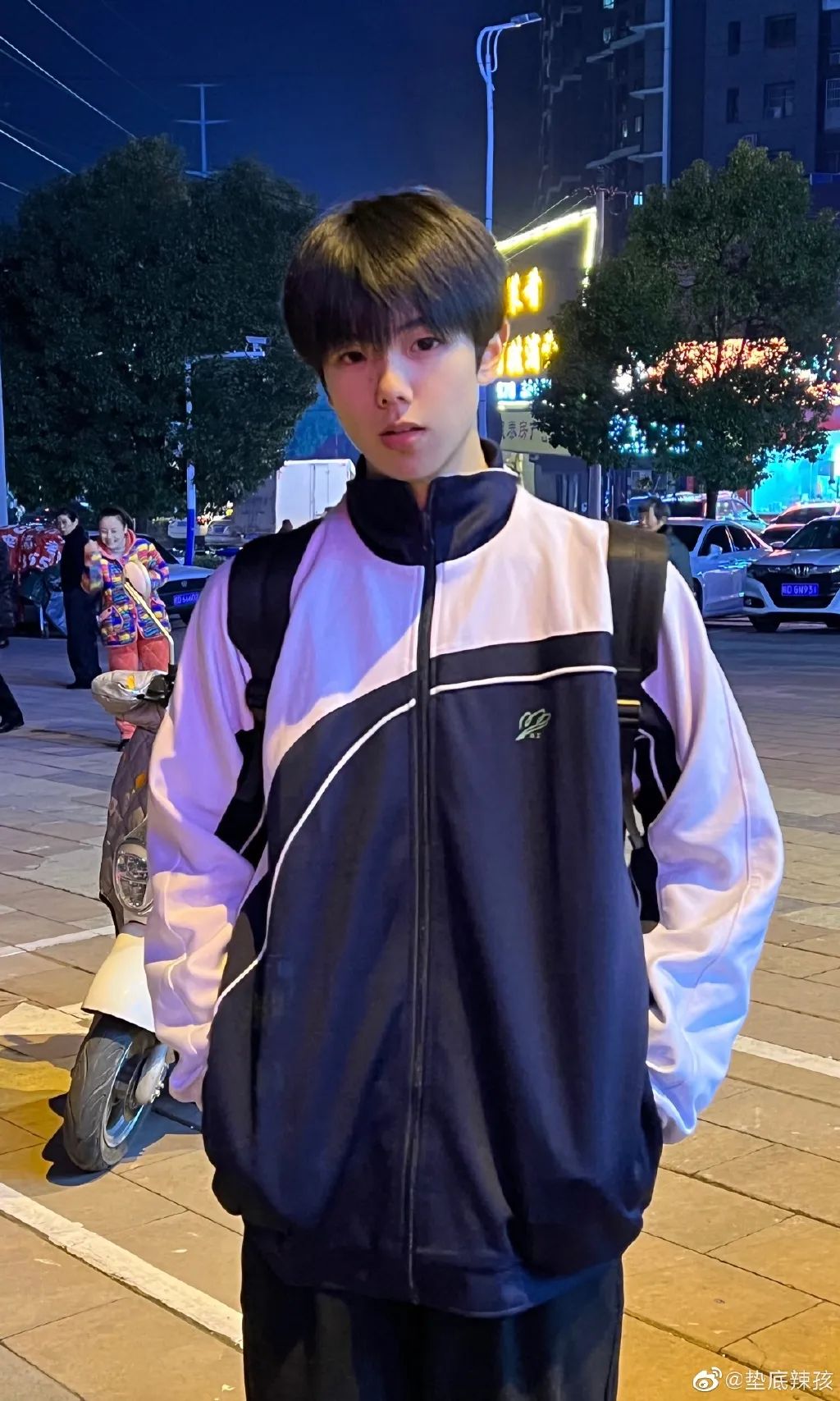 女生的p图技术有多强大,再一次感叹网红的p图技术