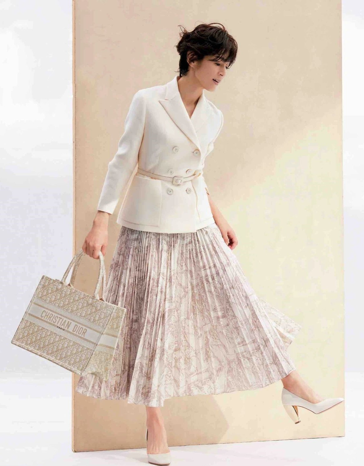 呢子外套中长款小个子搭配裤子,中长款呢子外套搭配裤子女小个子