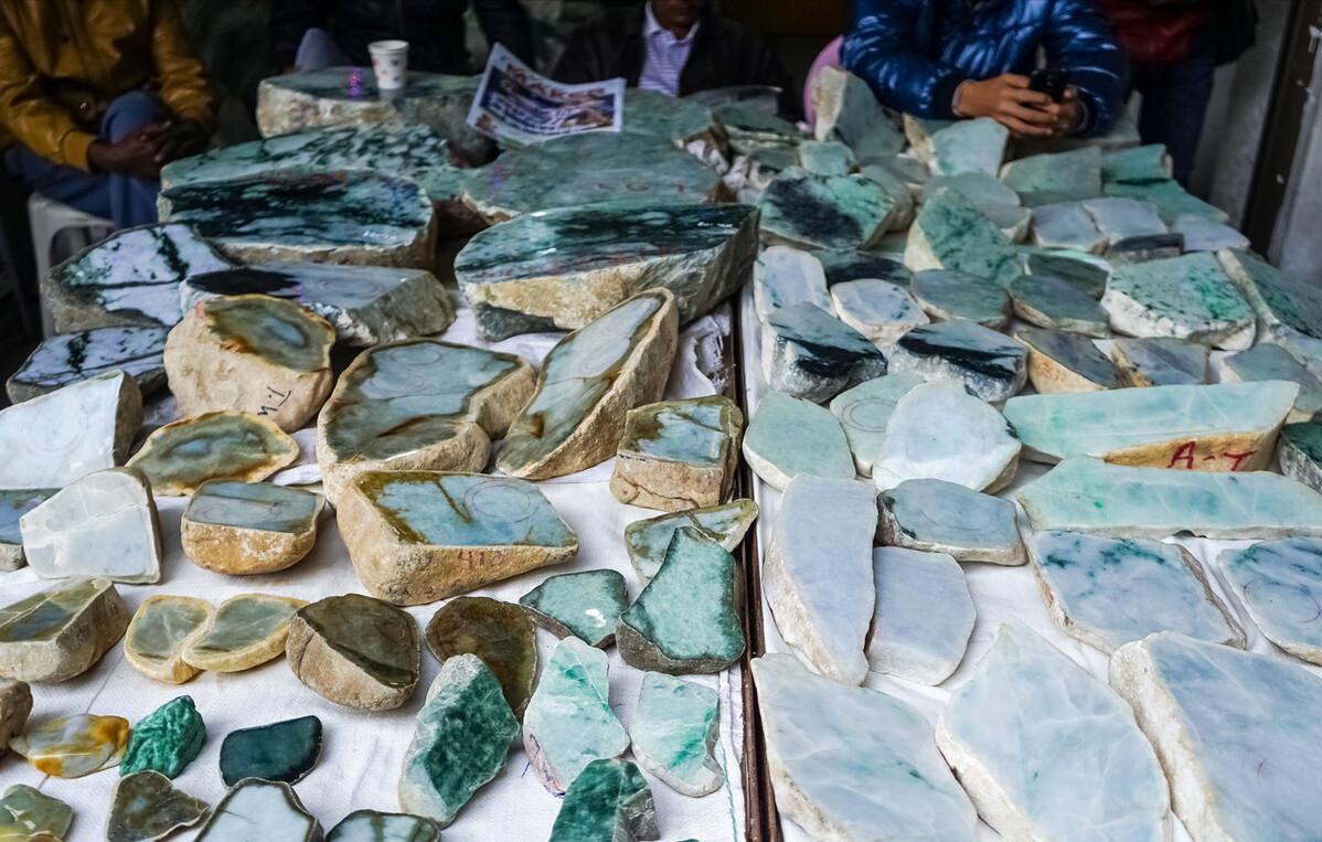 中缅边境线的奇村，签证是随身物品，一不注意就罚款500