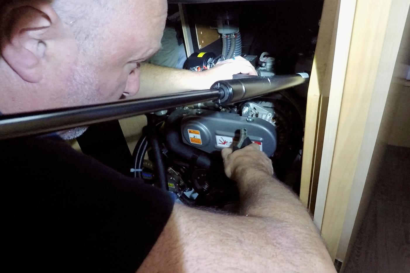 中国小伙荒岛求生大合集,中国小伙的航海日记合集