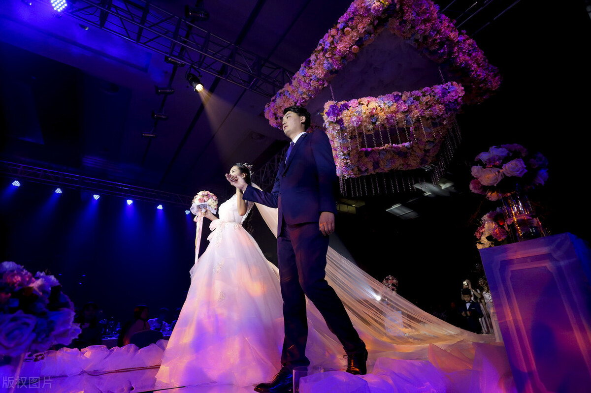 白事金牌司仪翁锦的主持词范文,金牌女司仪婚礼主持词完整版