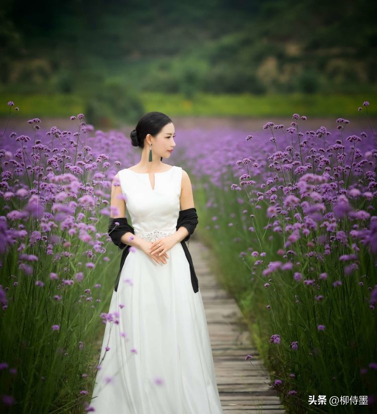 女士拍照的姿势和技巧,各种年龄段最爱的拍照姿势