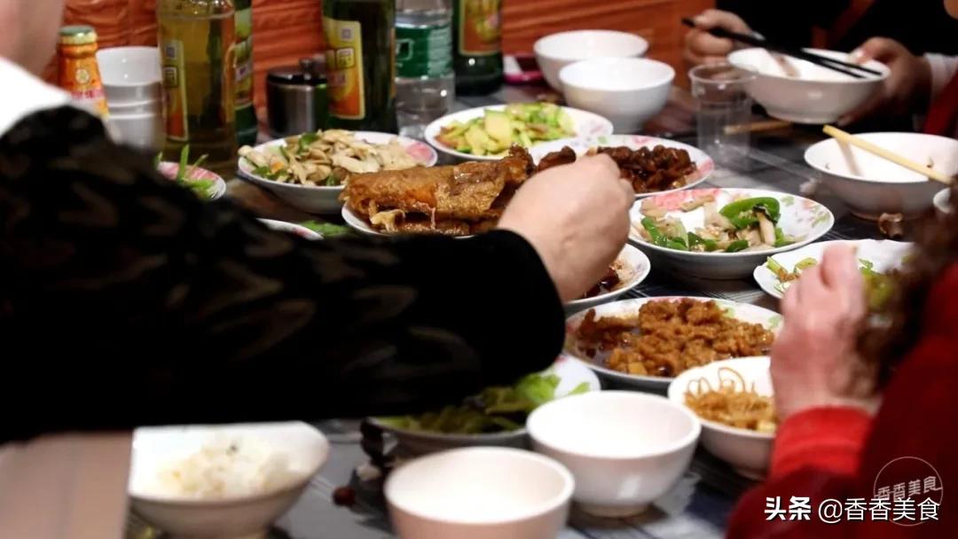 吃货说它是“盒饭界”的天花板，有人一次干掉六碗饭