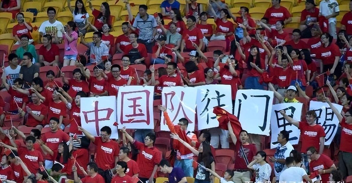 贺龙将军组建的足球队有多强?14场国际赛从无败绩,成为亚洲第一