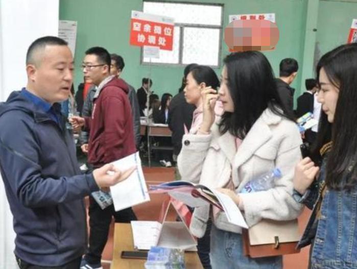 鐧借薄闆嗗洟鏅伐寰呴亣,鐧借薄鍛樺伐鐨勭鍒╁緟閬囨槸鎬庝箞鏍风殑