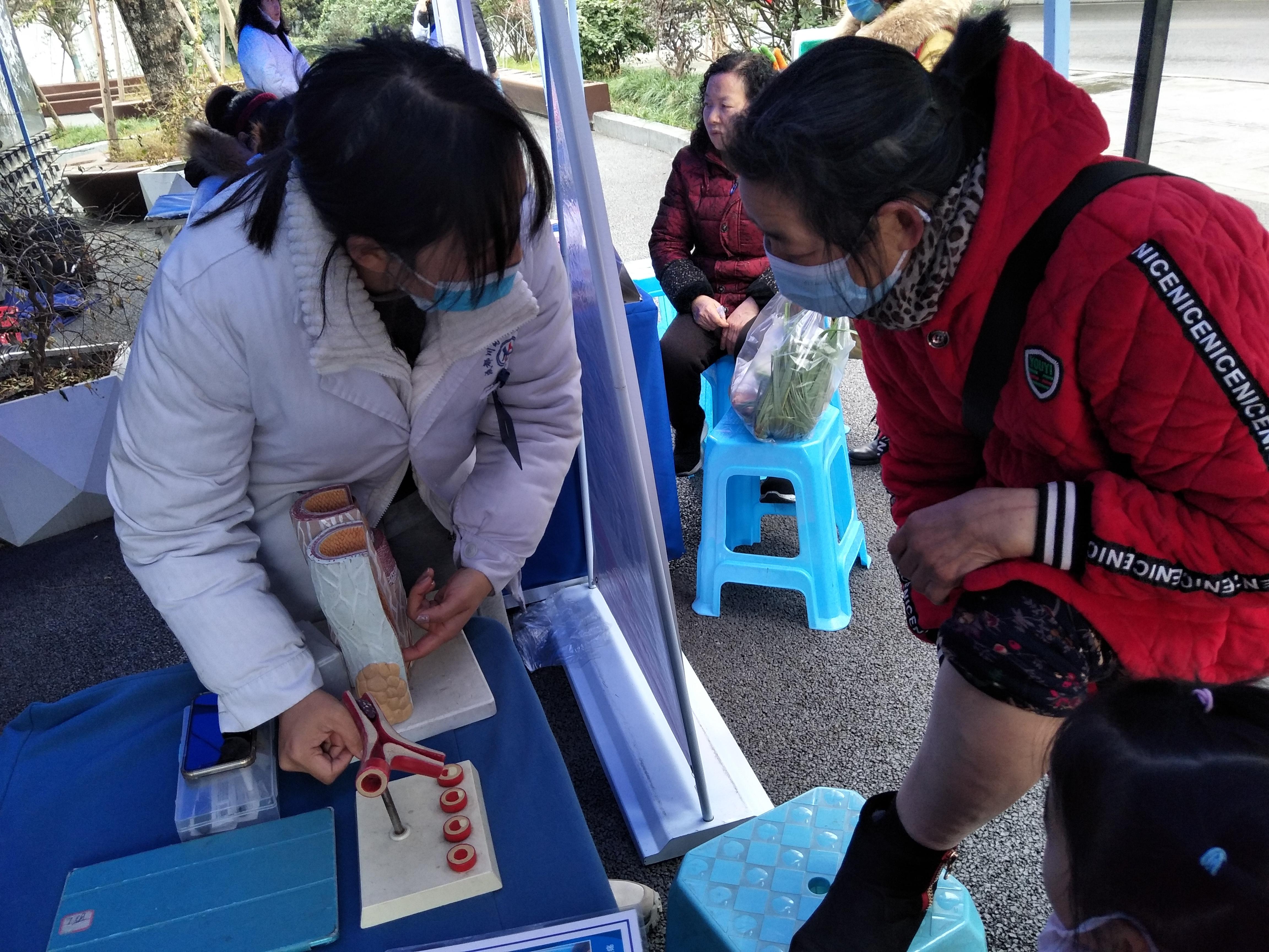 巡回义诊进社区健康服务暖民心,社区开展入户义诊活动报道