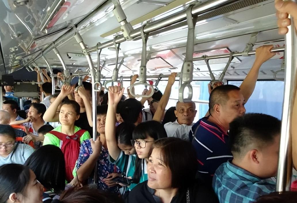 公交司机享受节假日三倍工资吗,德州公交司机工资一个月多少钱