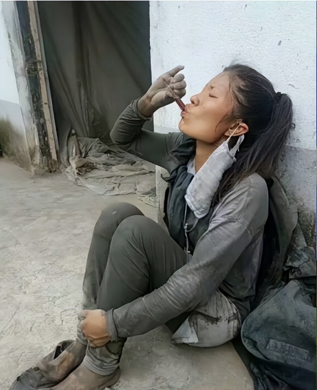 水泥西施靠卖惨爆红,“水泥西施”靠卖惨走红