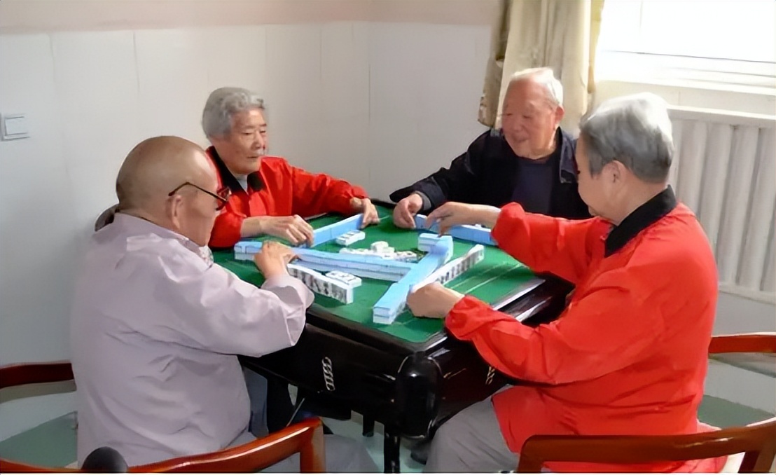 80岁老人肝癌晚期不吃不喝,80多岁老人得肝癌不做手术活多久