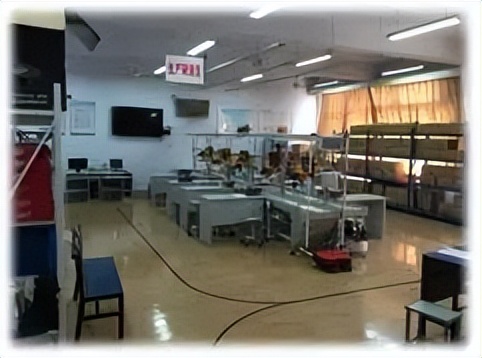 管理学院工程系,第一批管理学院