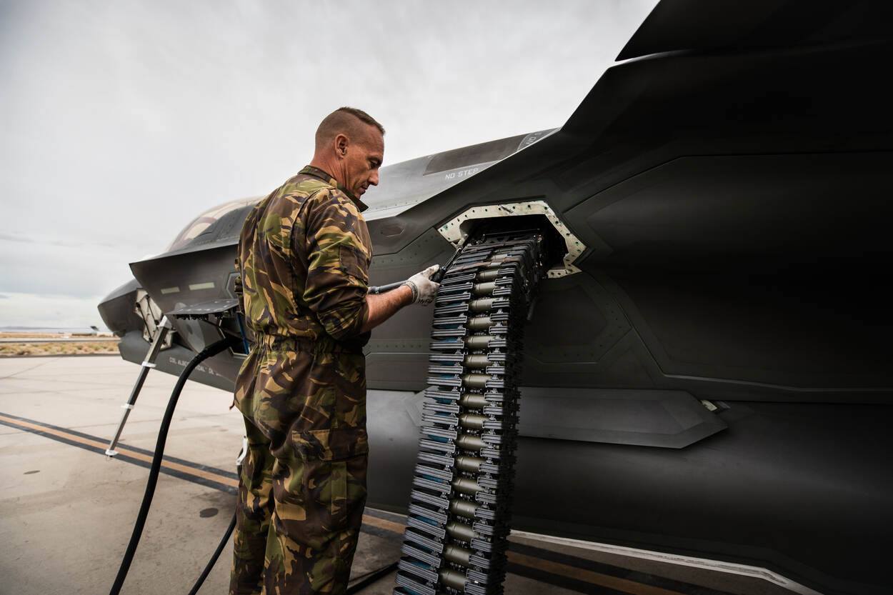 f35战斗机航炮测试,f-35c武器介绍