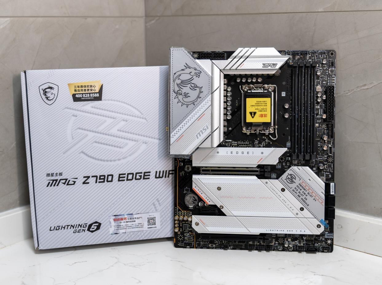 平民法拉利再升级，金百达刃3600CJRRGB内存测评