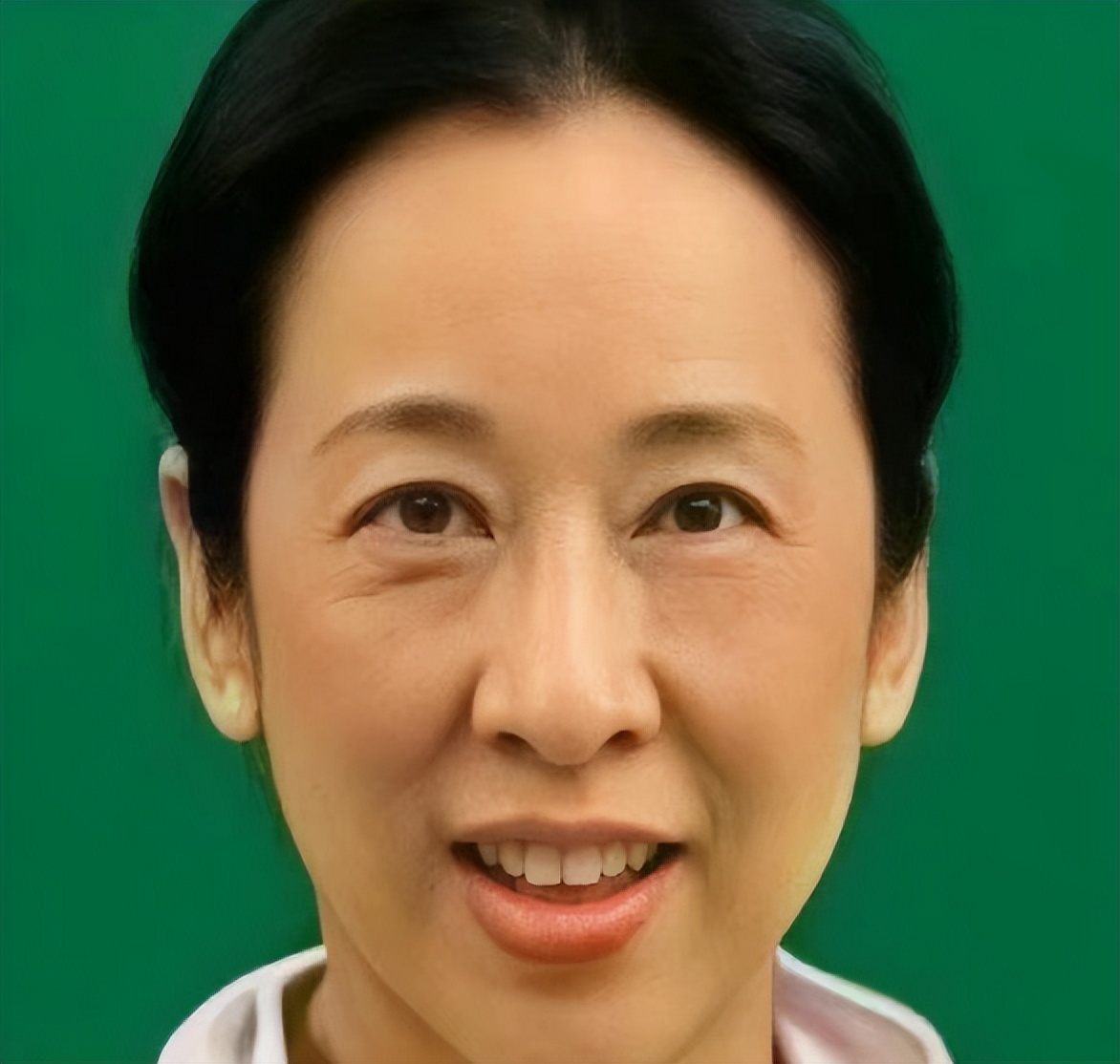 朱玲玲年轻时气质真好,朱玲玲皮肤紧致撞脸