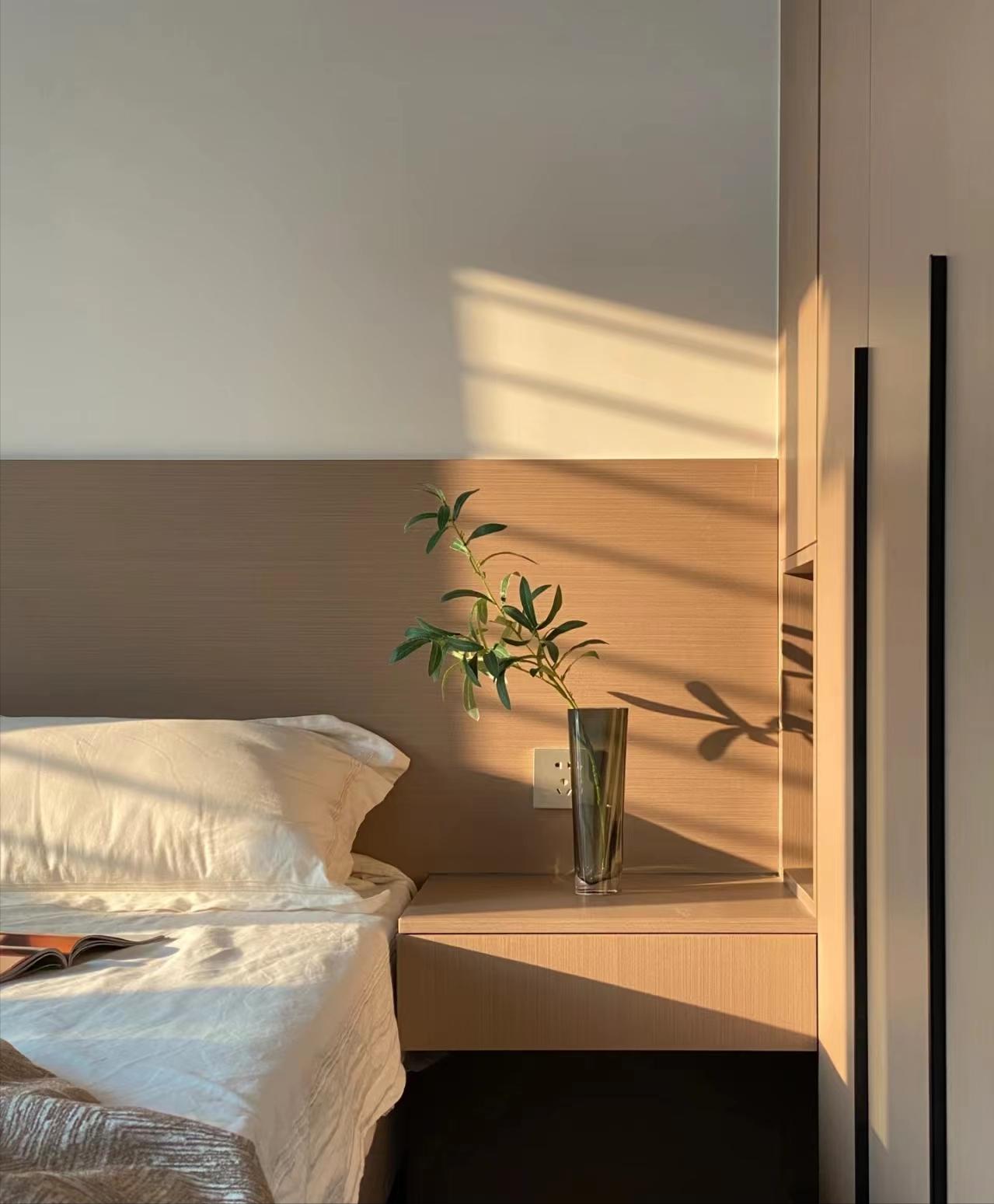 卧室太小家具冲突,衣柜门被挡如何解决?6种方案完美化解尴尬