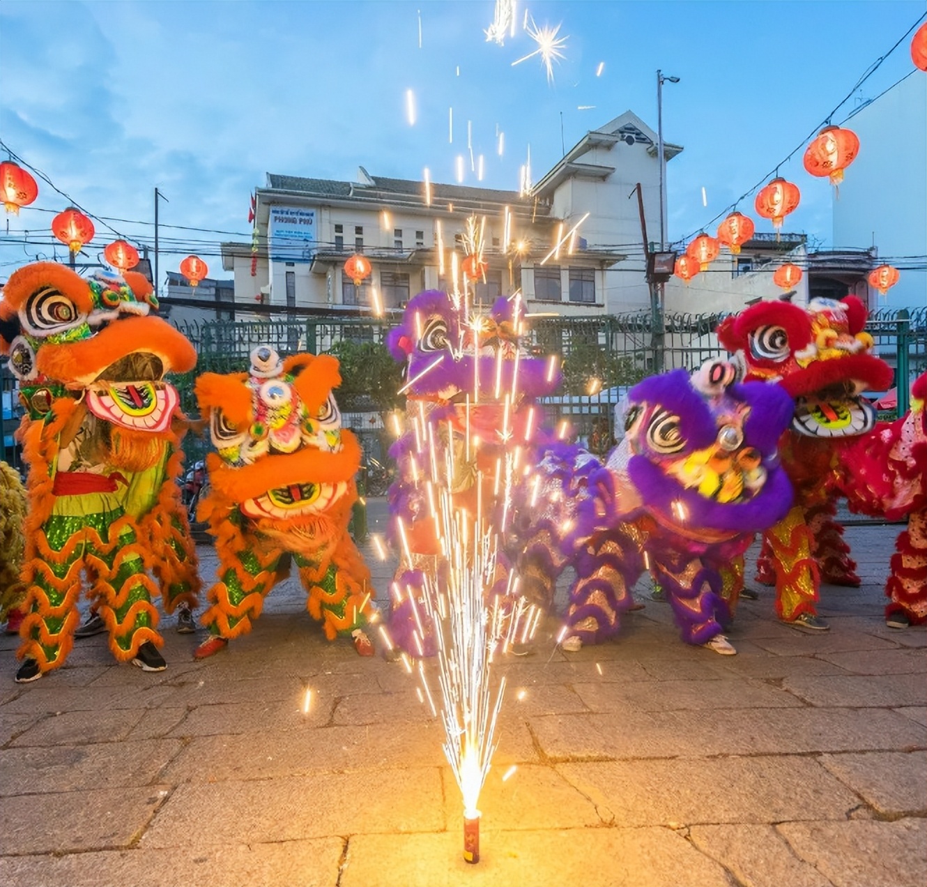 越南用神曲“入侵”中国背后，他们真能弯道超车吗？