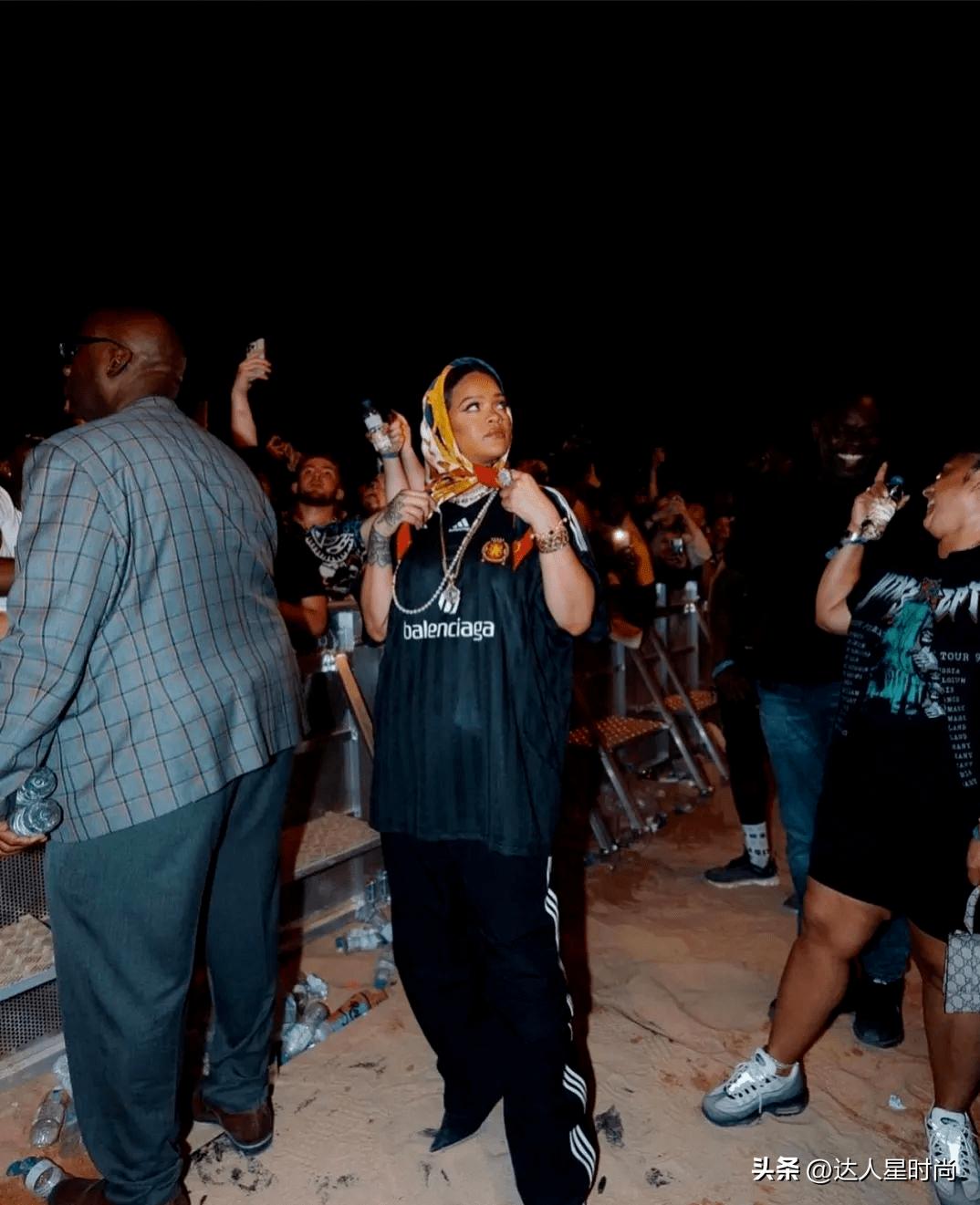 世界杯结束了，足球穿搭火了！欧阳娜娜、Jennie、Bella集体撞衫