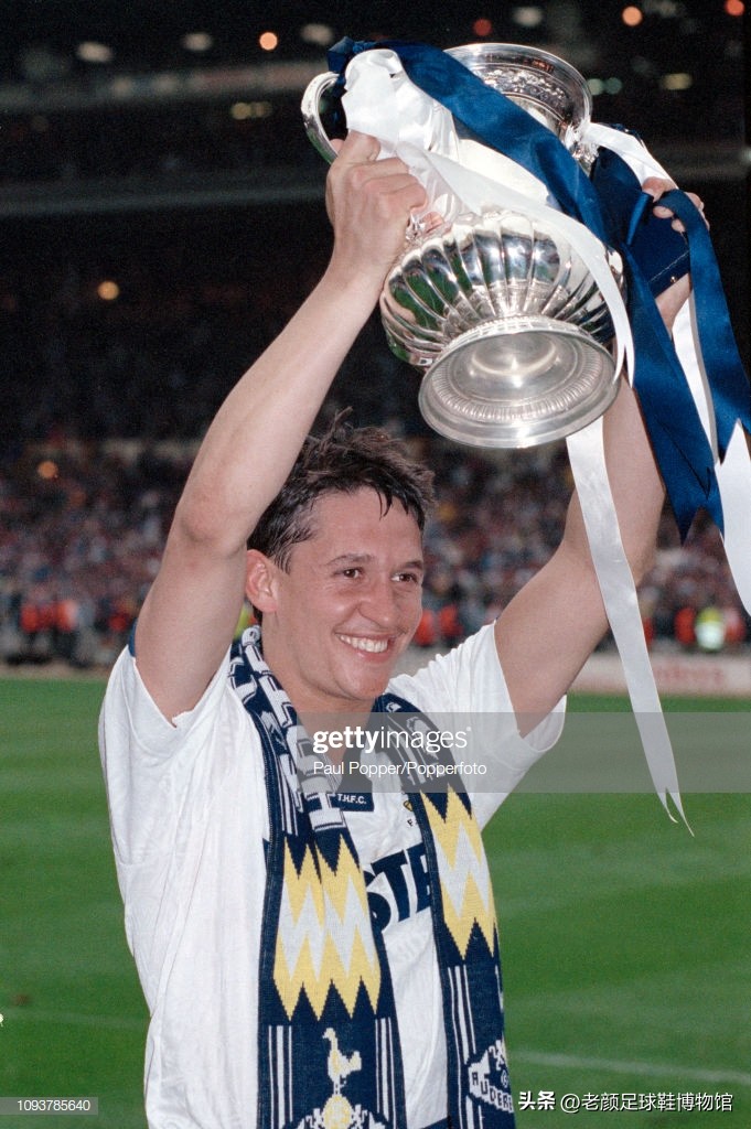 英国足坛四位顶级球星代言的超冷门球鞋，国内球迷可能从来没见过