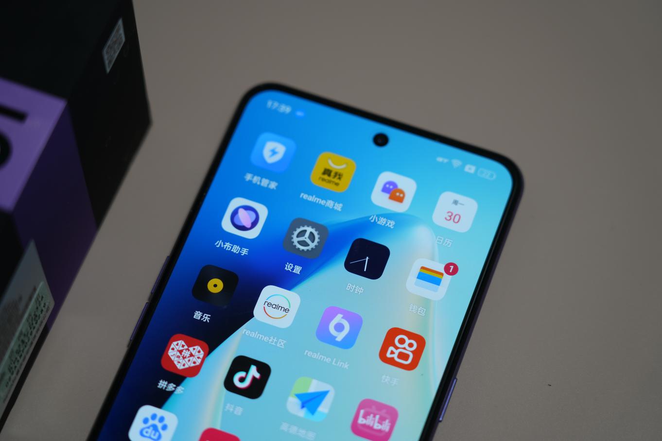 真我gtneo2t和真我gtneo闪速版,真我gtneo5将搭载240w快充