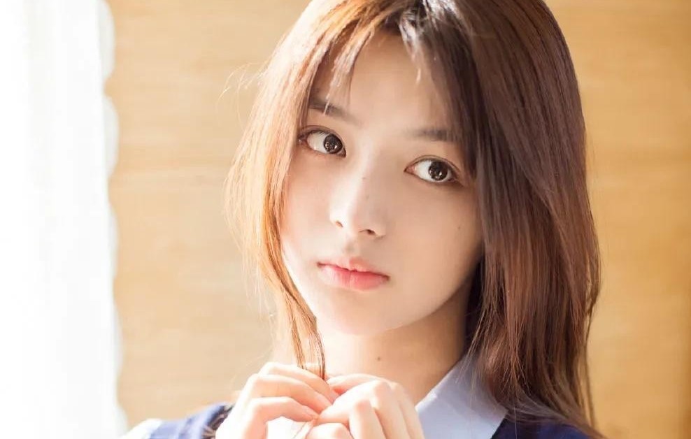 主动找女生聊天开场白聊些什么,追女孩子聊天开头话题大全简短