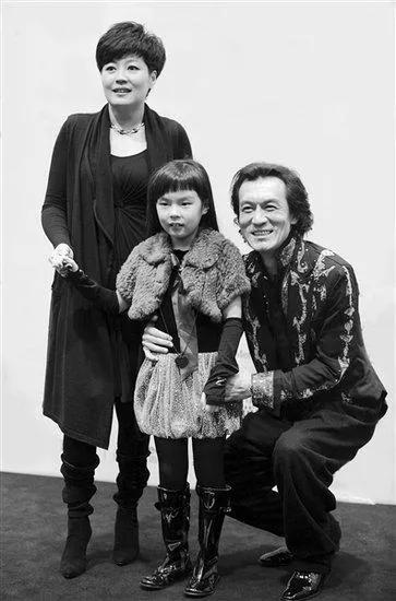 哈文李咏最后时刻,哈文短发与李咏合影