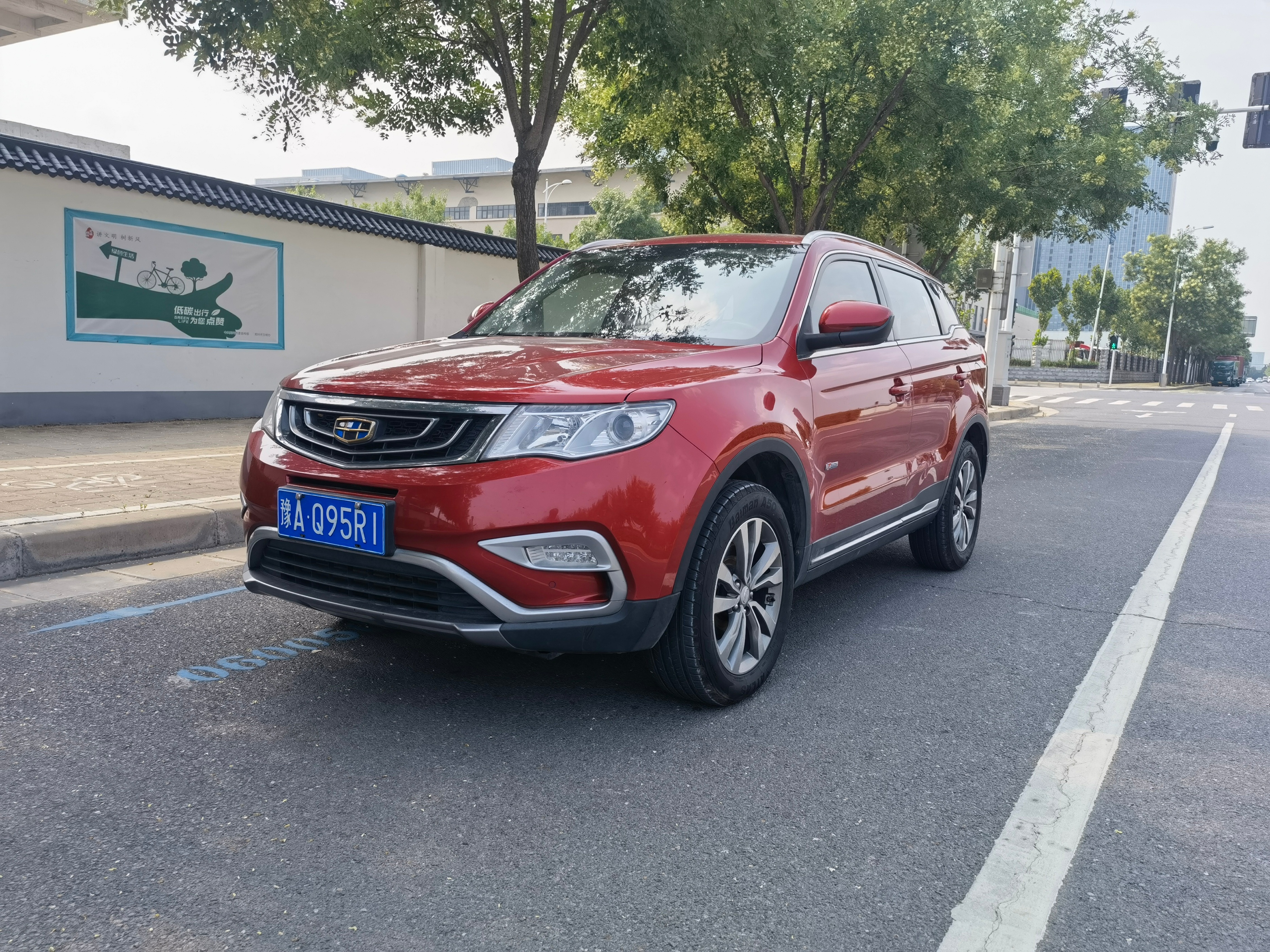 吉利5年多的轿车,5年吉利帝豪跑9万公里值多少钱